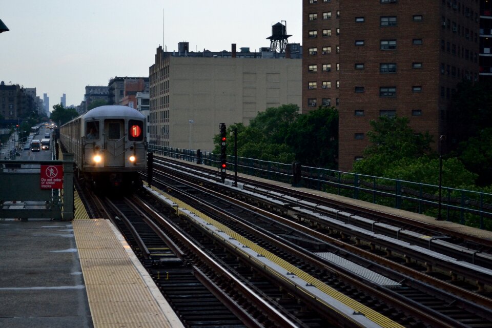 1 train 125th street harlem