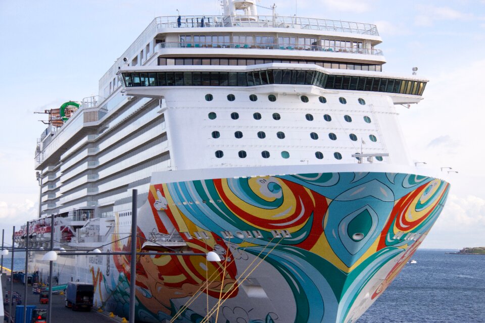 Colorful berth pattern