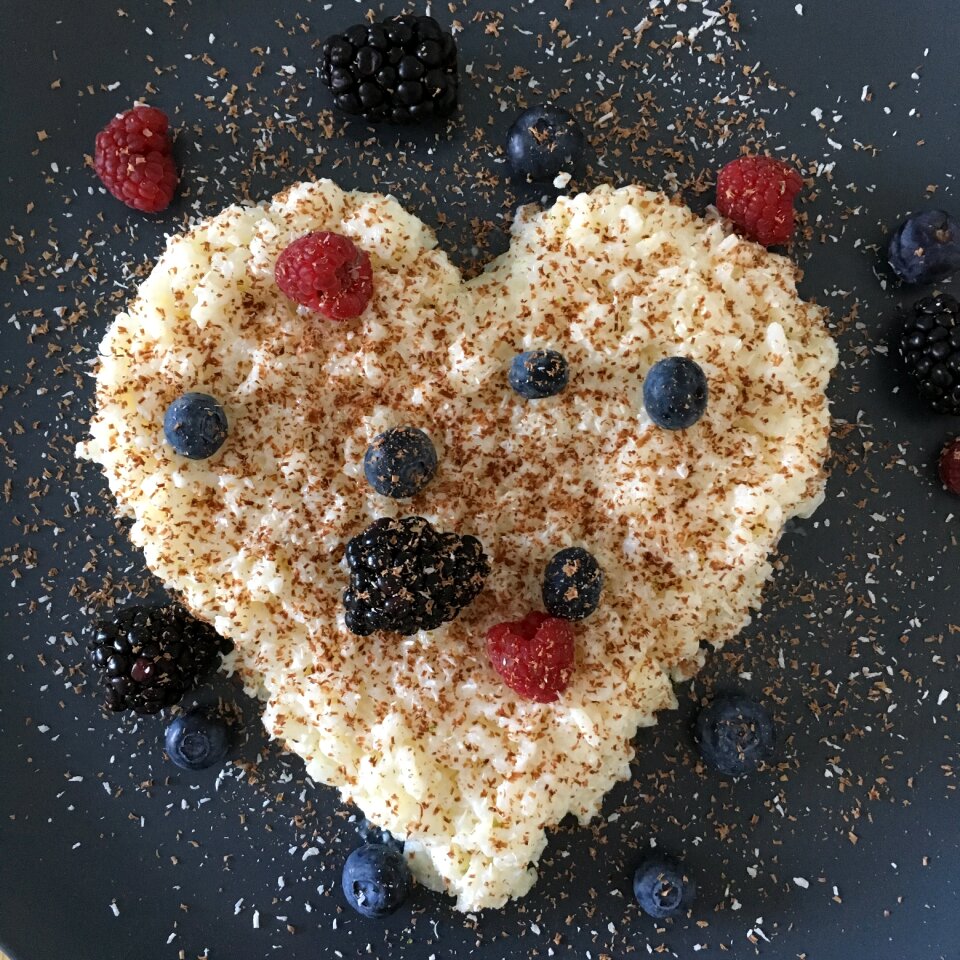 Cook rice pudding heart