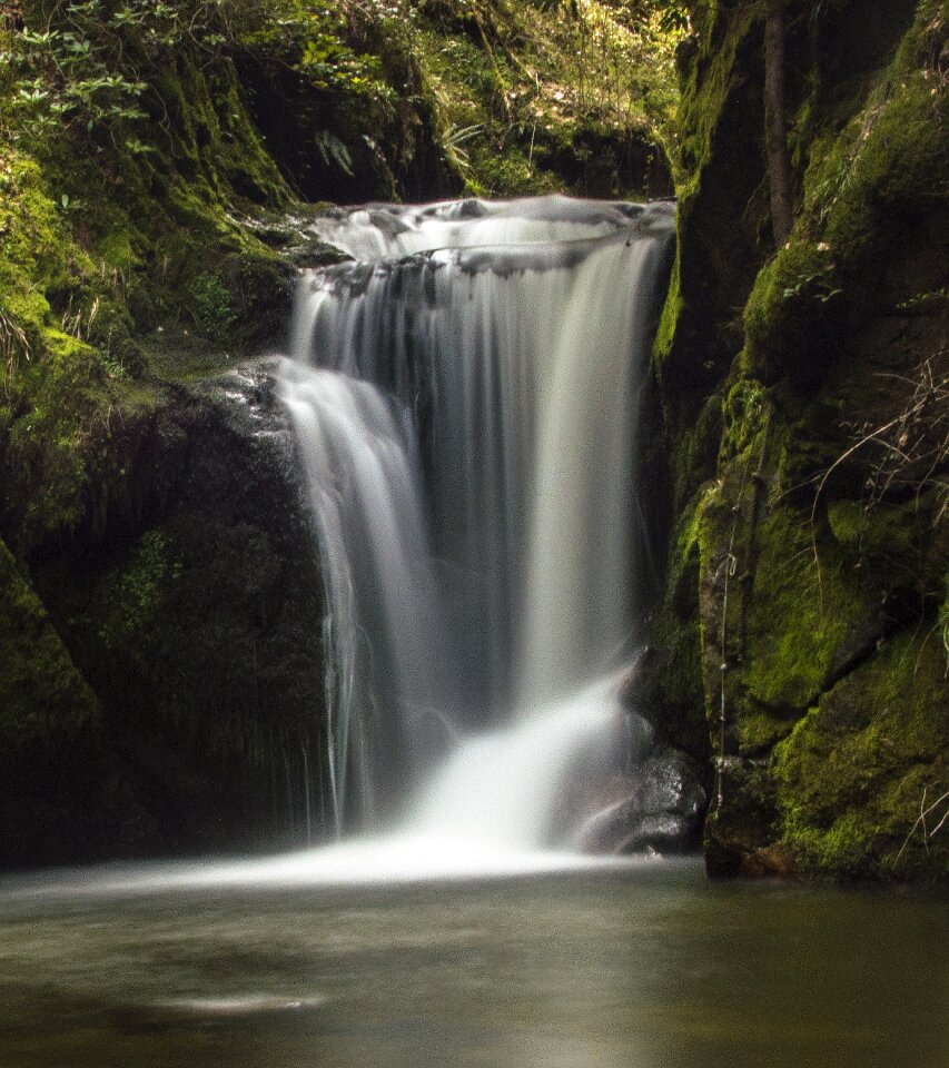 Rock wet wild photo