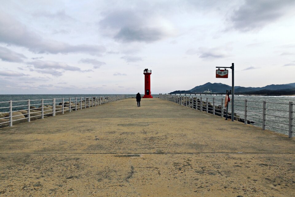 Horizontal coast lighthouse photo