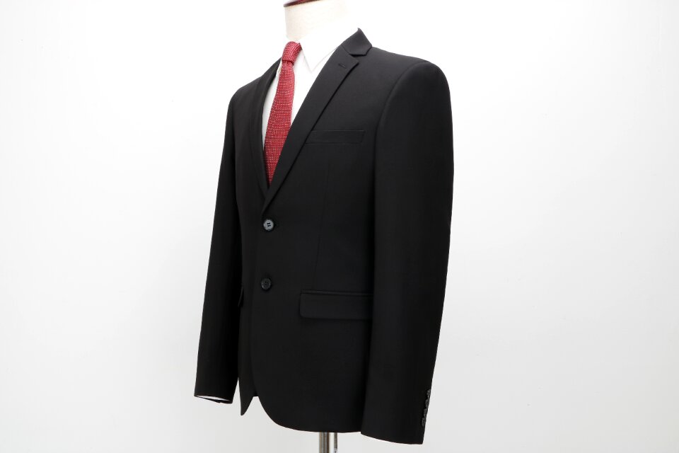 Suit suits men's suits
