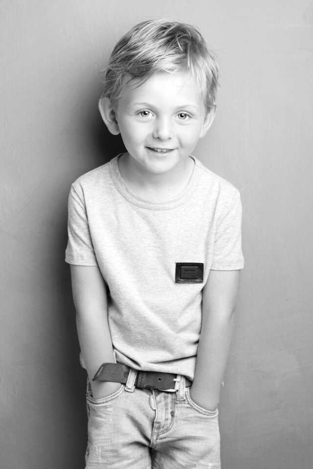 Boy child glance