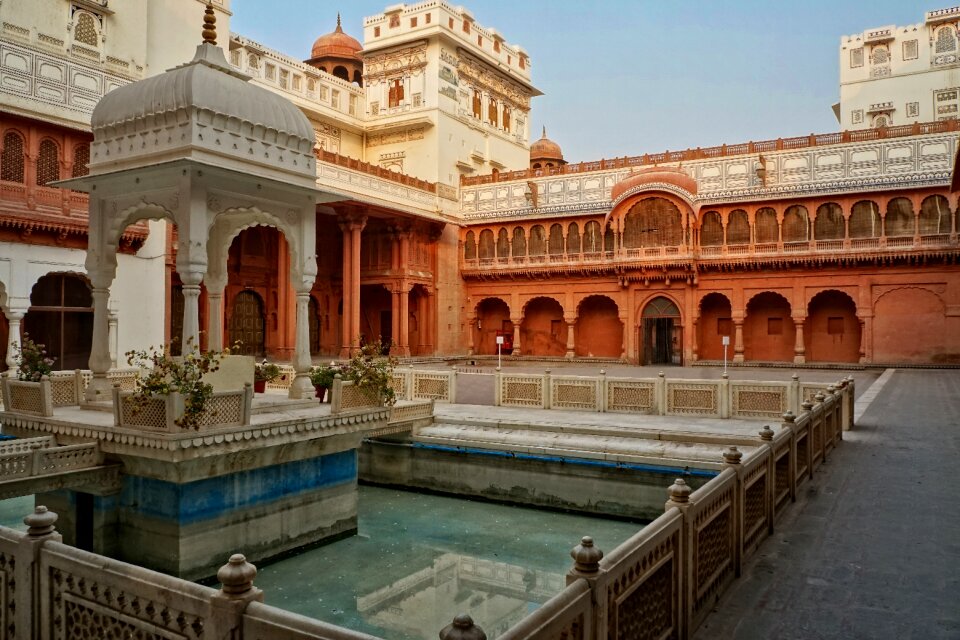 Building palace courtyard
