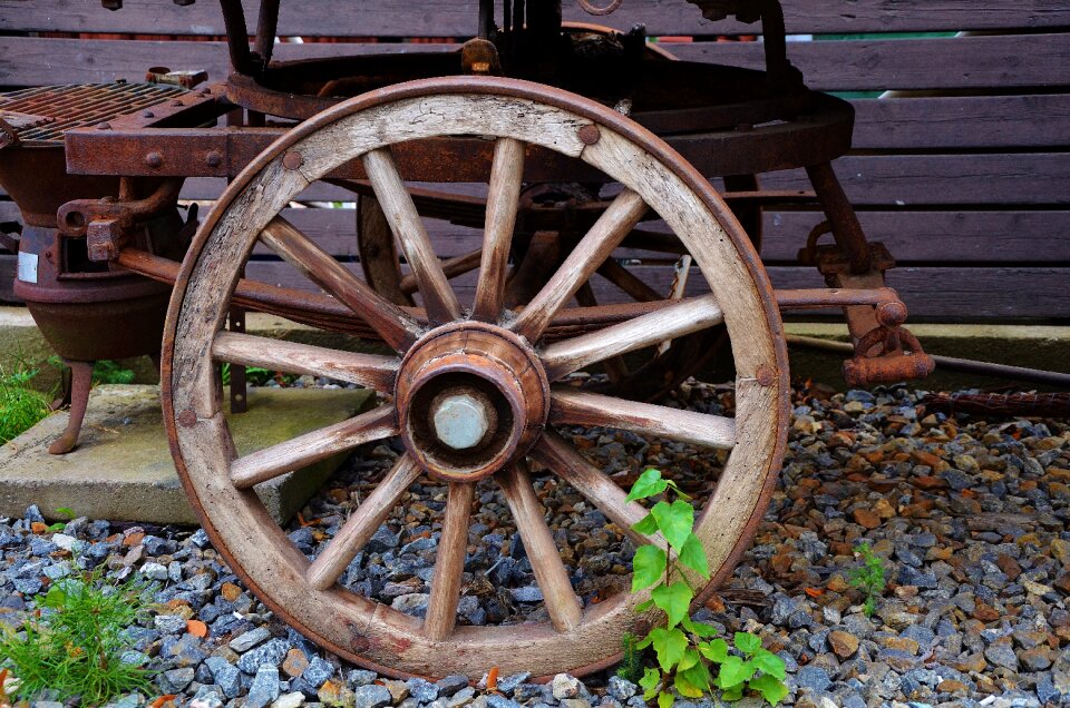 Transportation old wheel