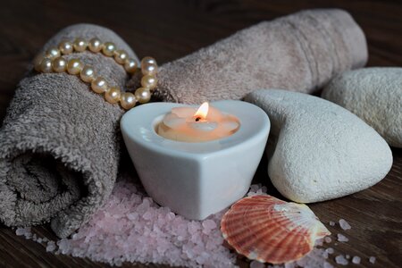 Candles relax pearls