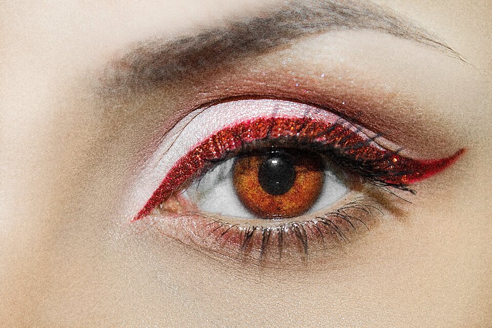 Eyebrow woman mascara