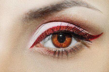 Eyebrow woman mascara