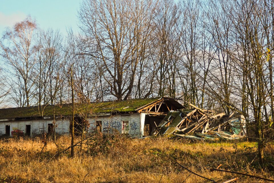 Old decay ruin photo