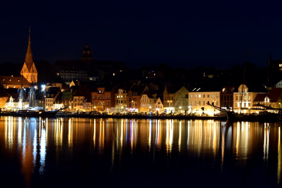 Sea reflection mirroring
