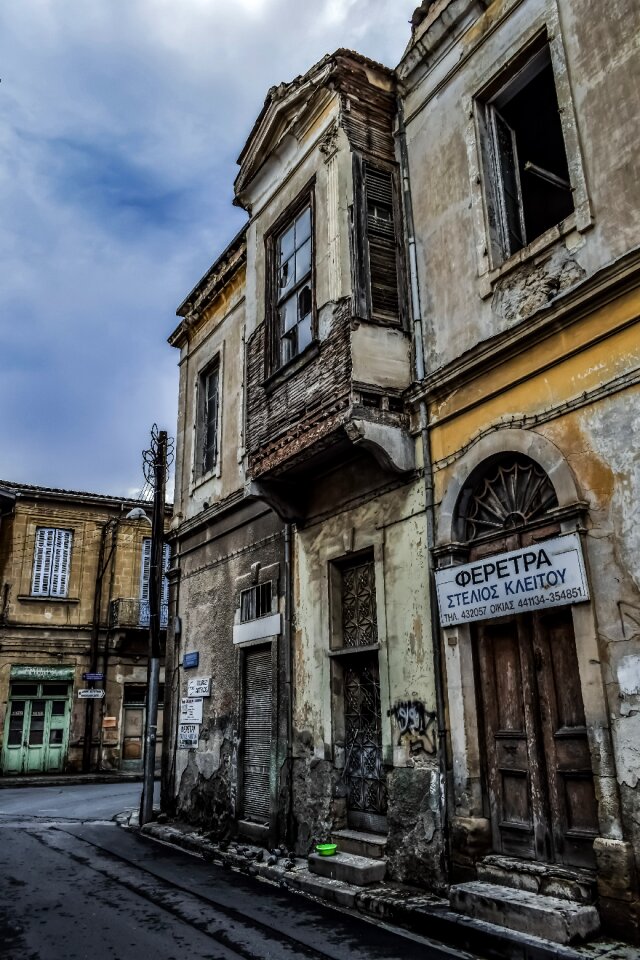 Travel town building
