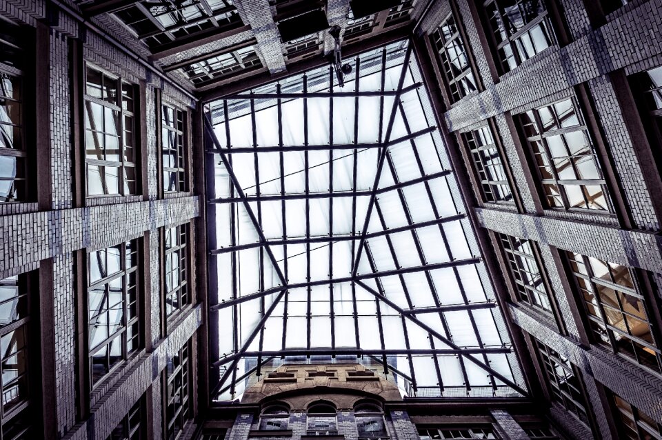 Building infrastructure ceiling