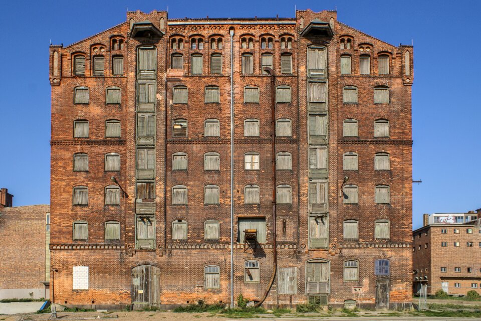 Brick sky warehouse