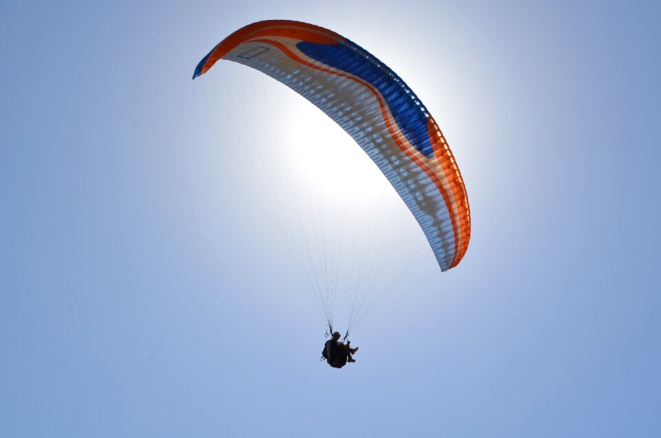 Parachute flying wind