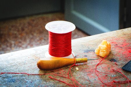 Yarn strings carving photo