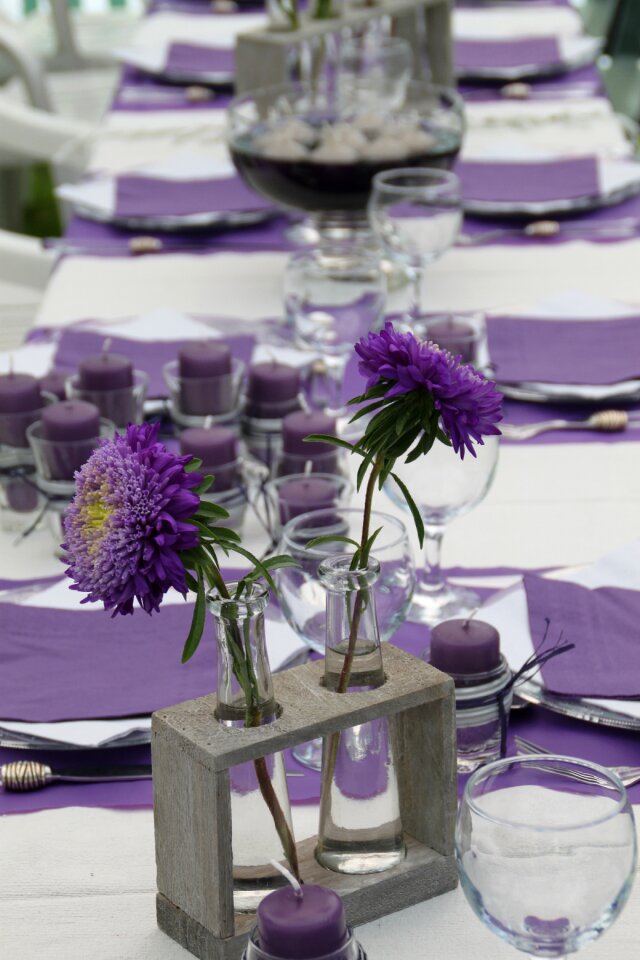 Decoration violet yellow