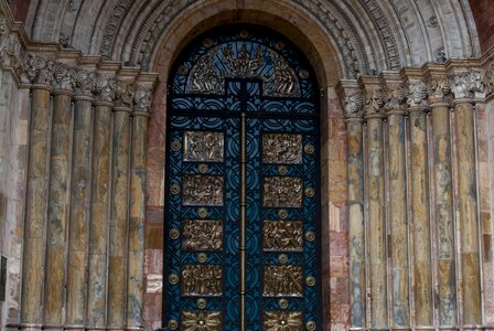 Building door travel photo