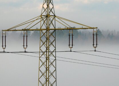Wire fog strommast