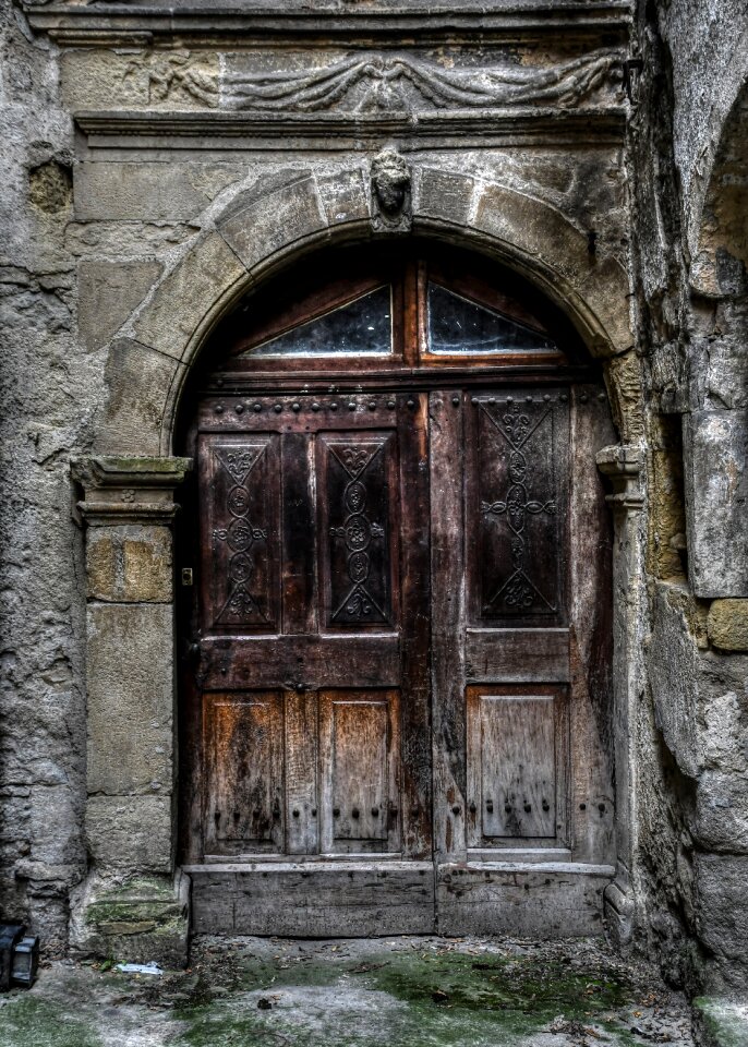 Entry old pierre