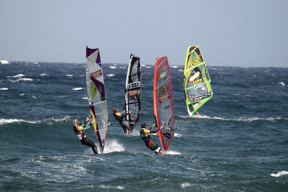 Wave windsurfing the médano