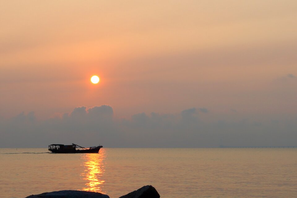 Waters sun twilight