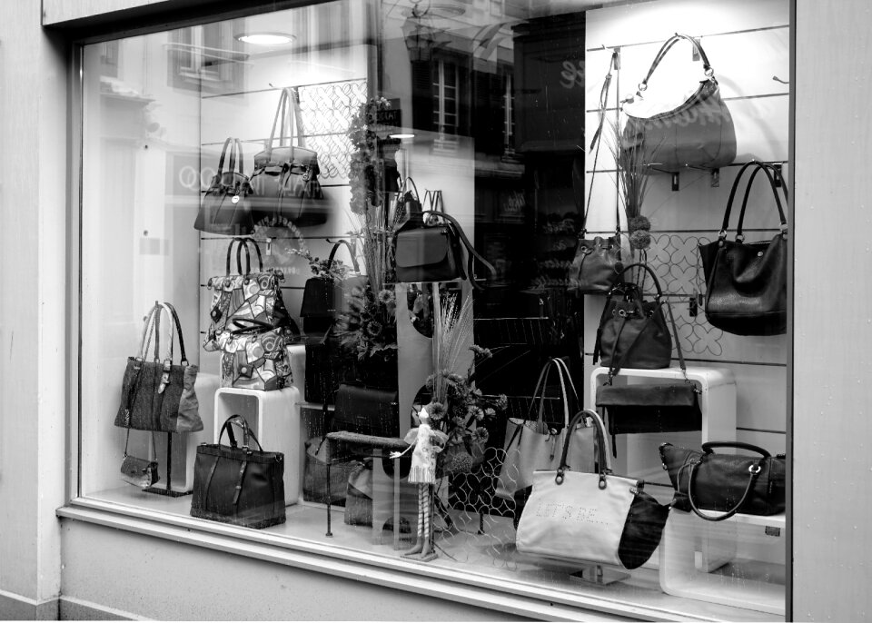 Display design black and white