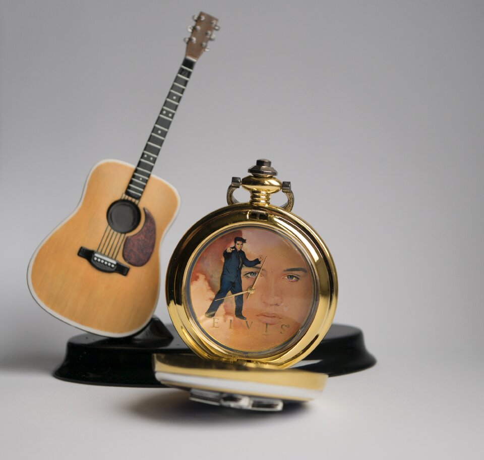 Antique guitar clock