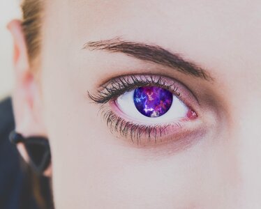 Mascara woman charm