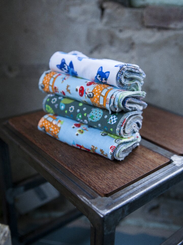 Table towels blue table