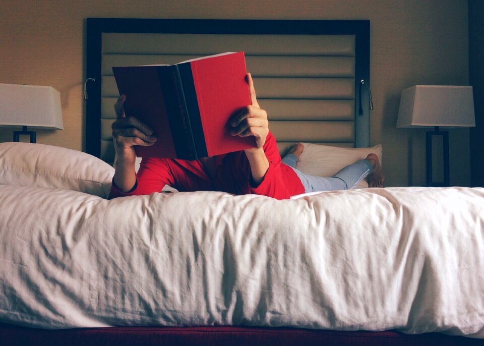 Reading bed hotel