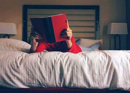 Reading bed hotel