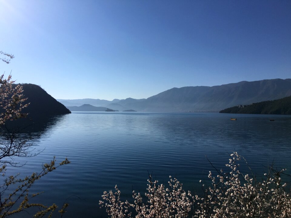 The scenery lugu lake lake
