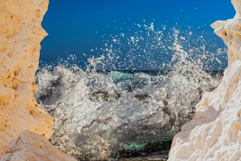 Sea surf steinig
