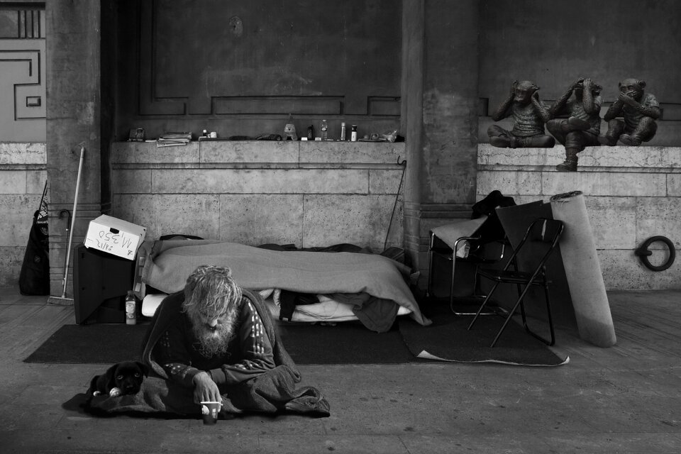 Poverty bed three wise monkeys