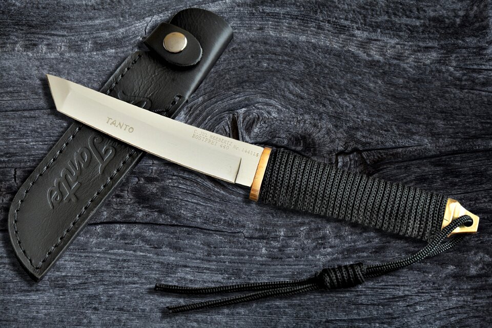 Weapon wooden board blade