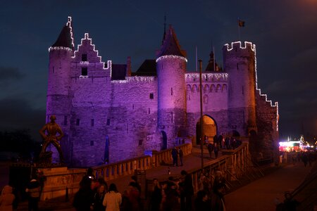 Illuminated travel building