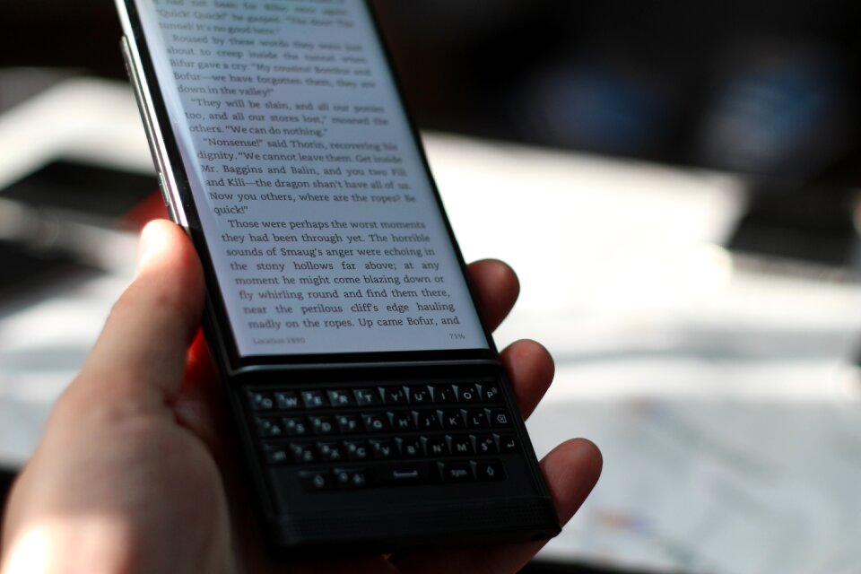 Qwerty curved screen android