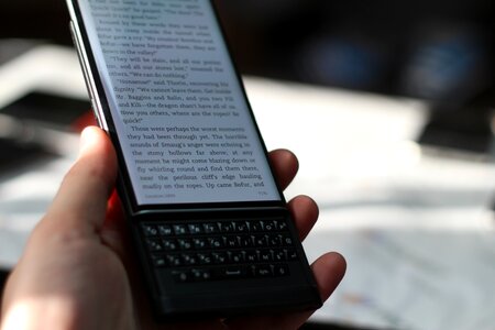 Qwerty curved screen android