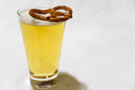 Lye pretzel beer drink