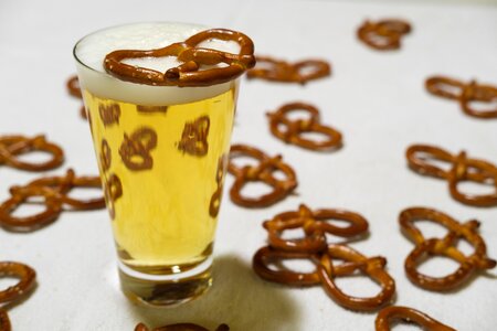 Lye pretzel beer drink