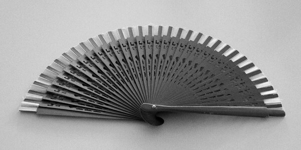 Cooling elegance lady