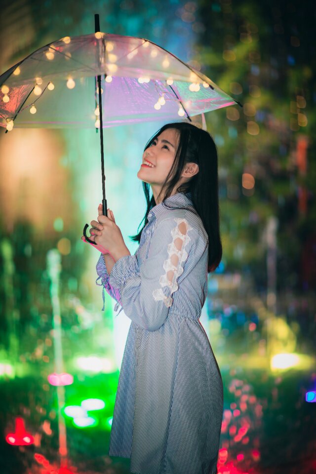Light led woman