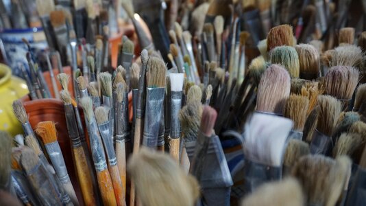 Many brushes variation oil