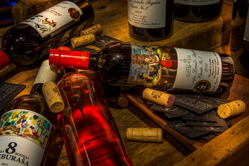 Wine container brown wine