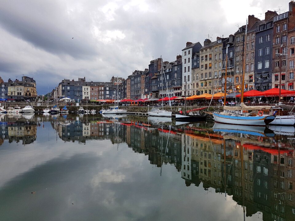 Reflection cloudy honfleur