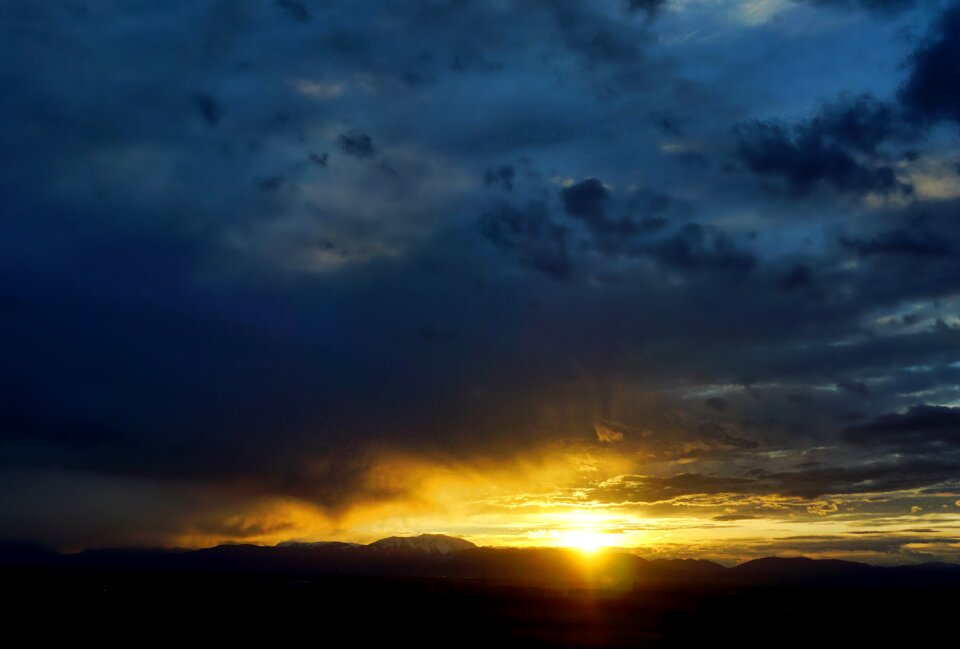 Sun sky dusk