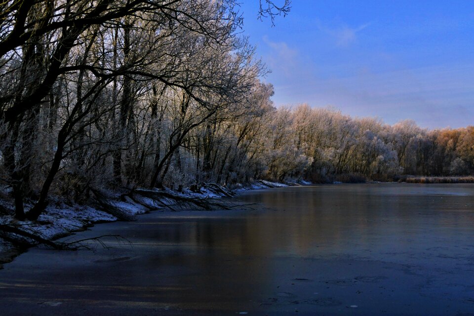 Lake the sky winter