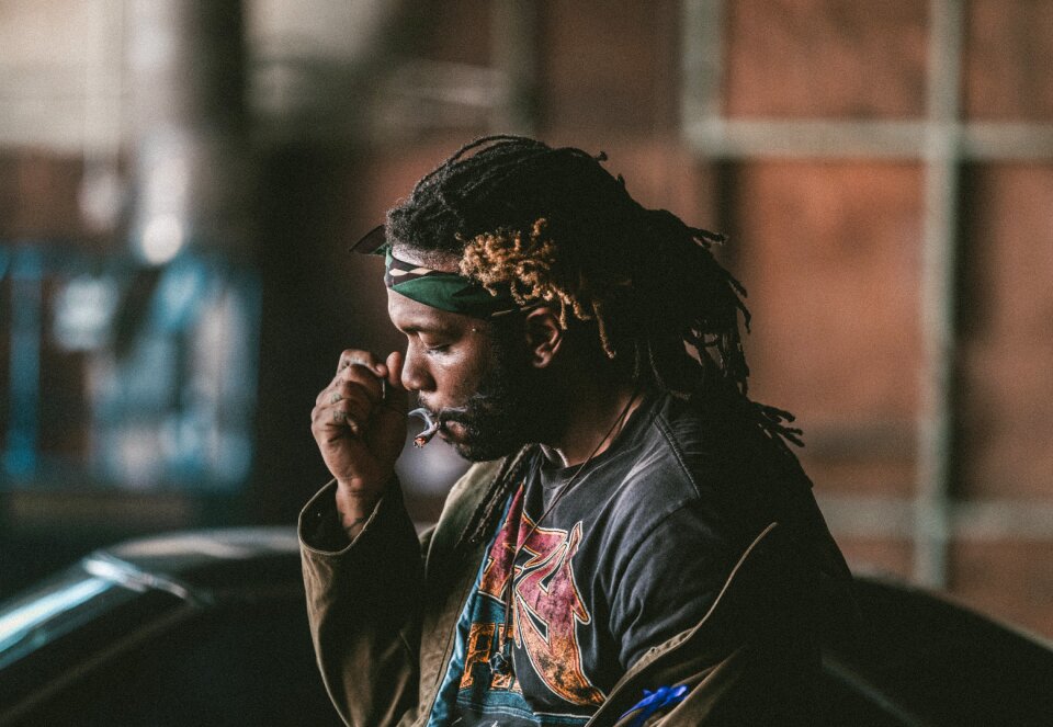 African american dreadlocks smoke