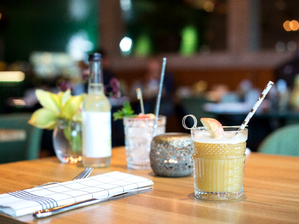 Table restaurant shake