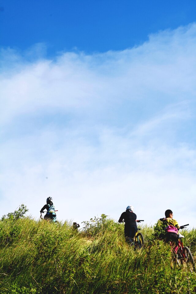 Friends group mountain